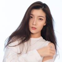 冷漠的杨小曼